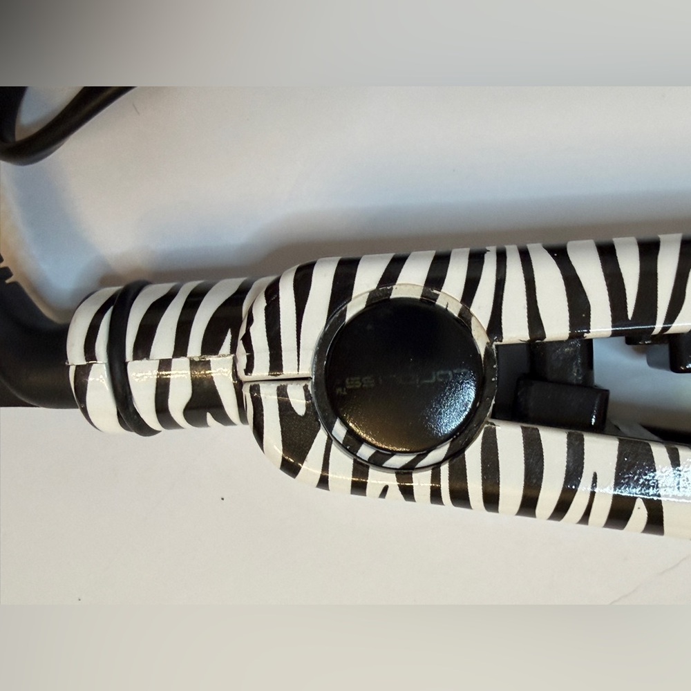 Corioliss Zebra Print Hair Straightener Flat Iron 1 inch - Black & White - Picture 3 of 9